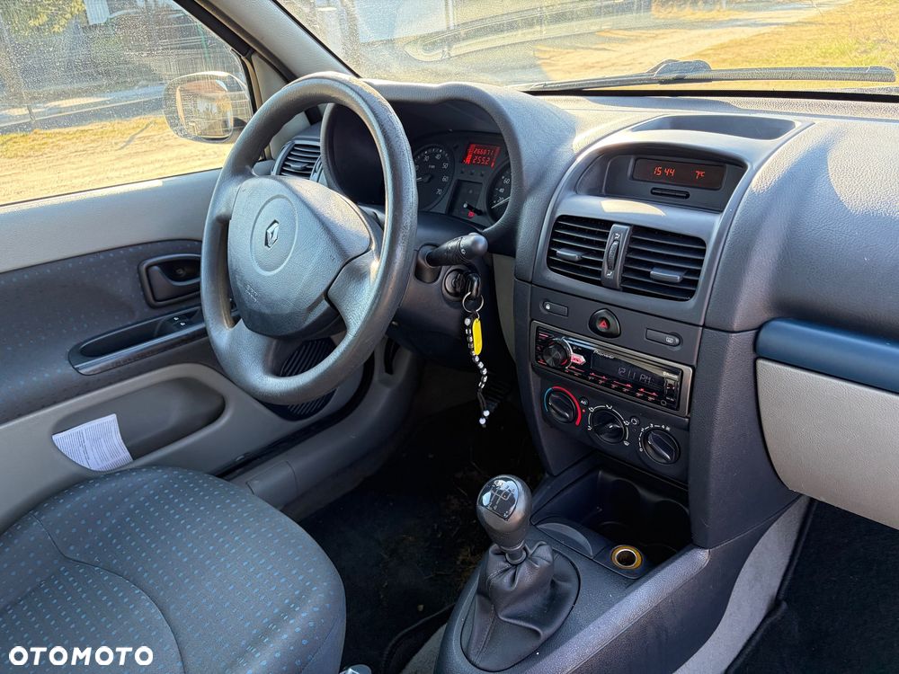 Renault Clio 1.5 dCi Privilege - 12