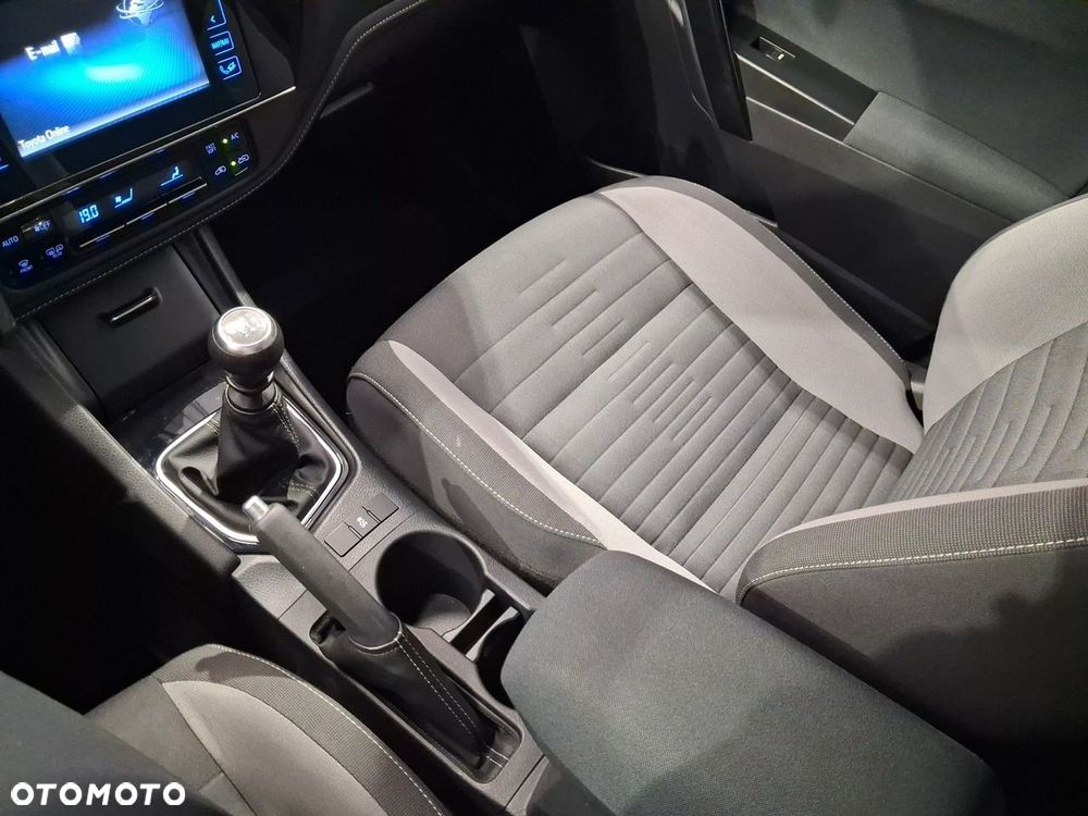 Toyota Auris - 13