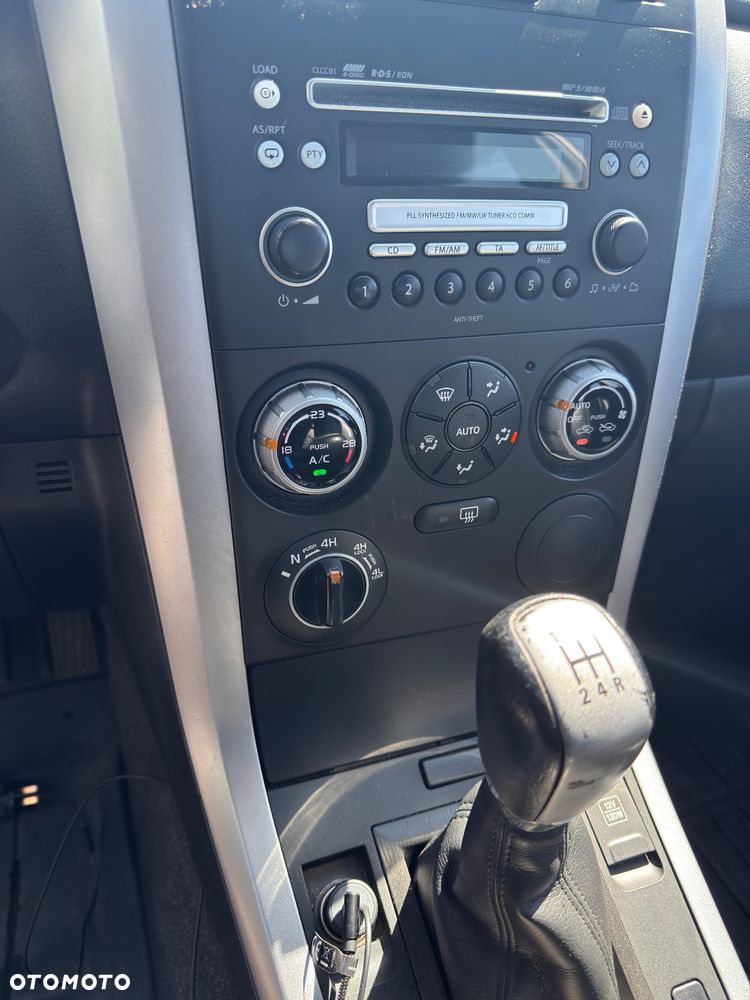 Suzuki Grand Vitara 2.0 Comfort - 16