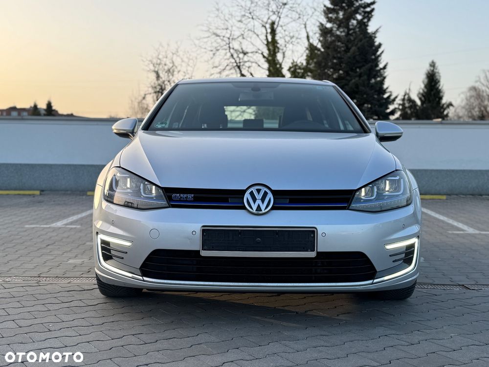 Volkswagen Golf - 4