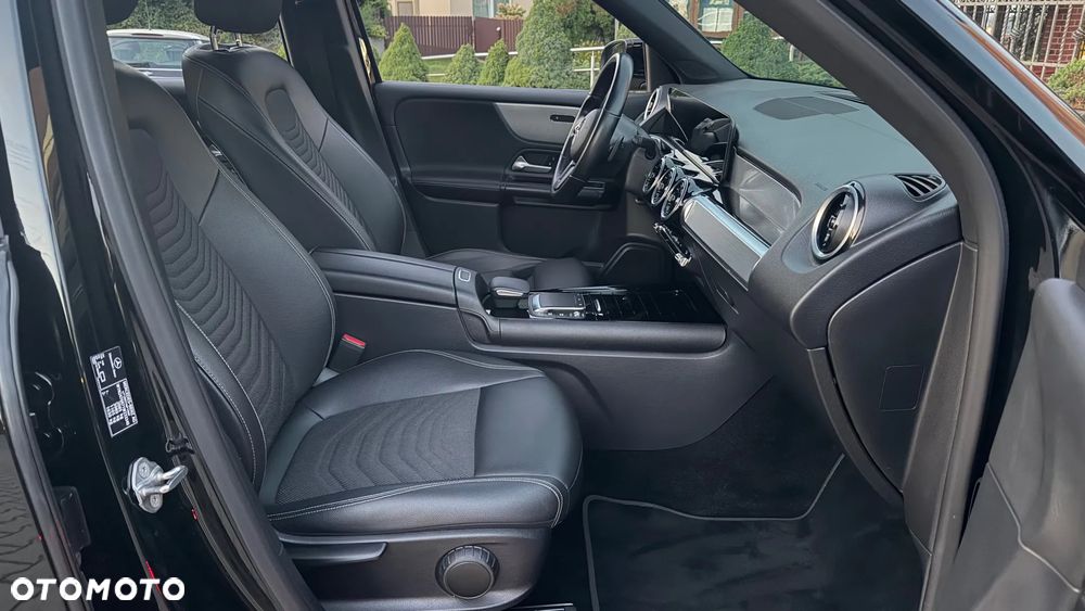 Mercedes-Benz GLB - 25