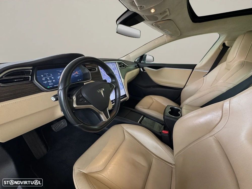 Tesla Model S - 22