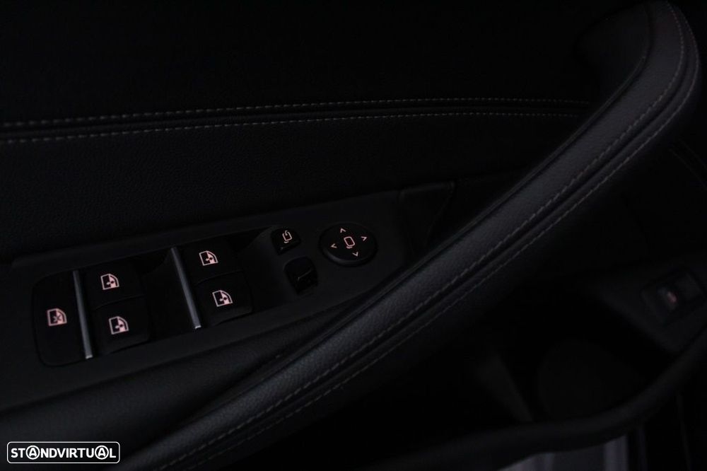 BMW 520 d Pack Desportivo M Auto - 20