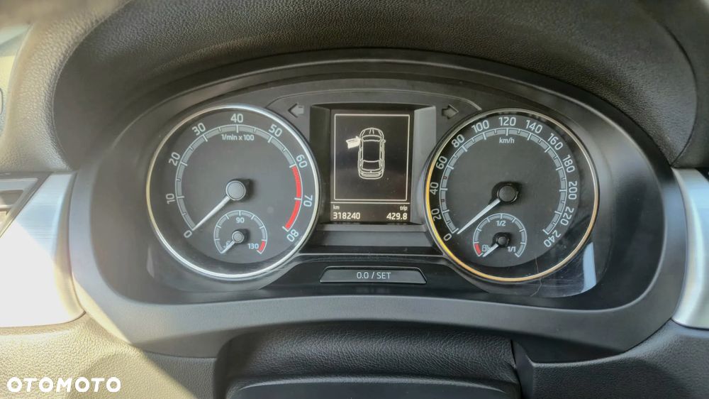 Skoda RAPID Spb 1.0 TSI Ambition - 22