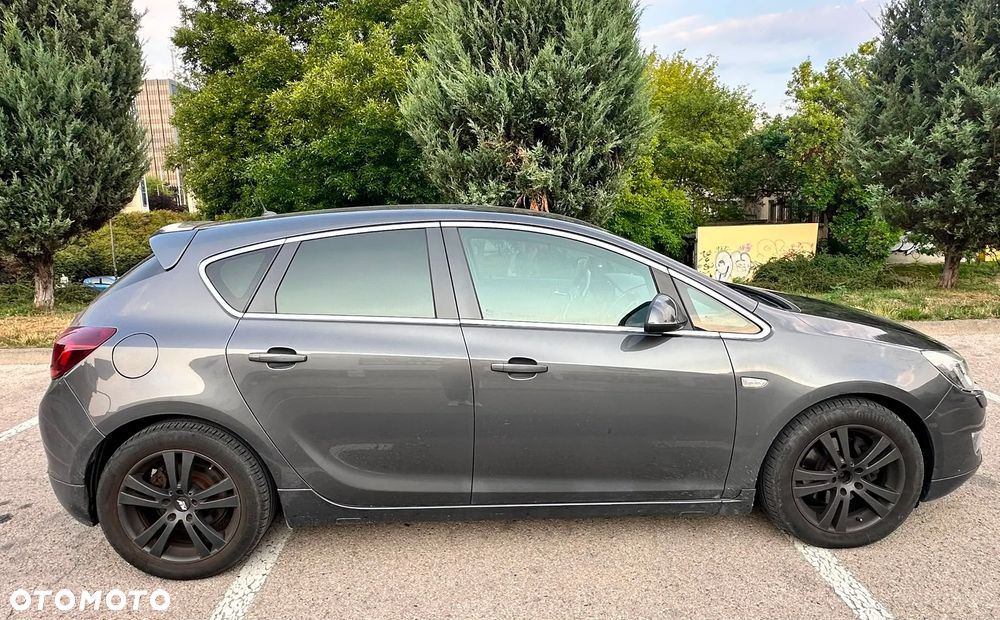 Opel Astra 1.6 Turbo - 9