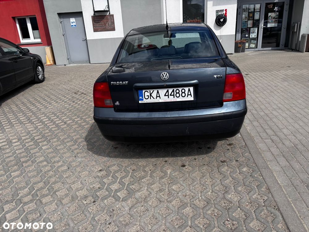 Volkswagen Passat 1.9 TDI Comfortline - 3