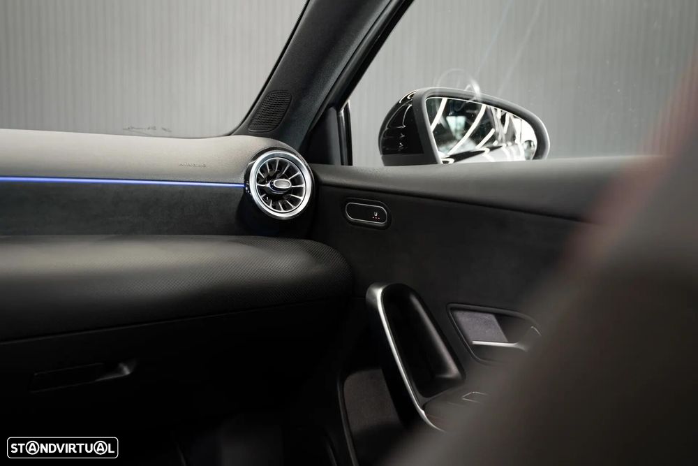 Mercedes-Benz A 250 e AMG Line - 40