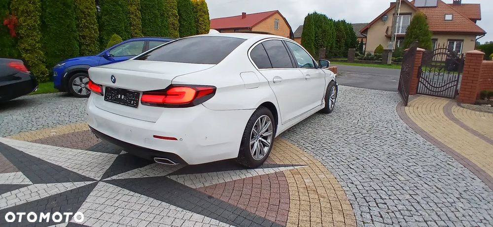BMW Seria 5 530i Sport Line - 11