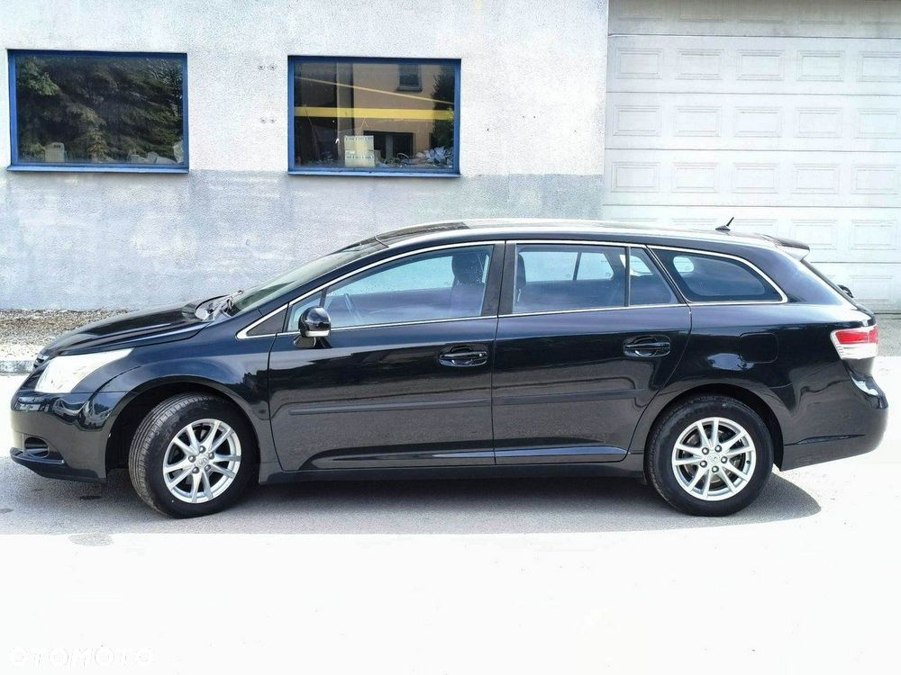 Toyota Avensis - 4