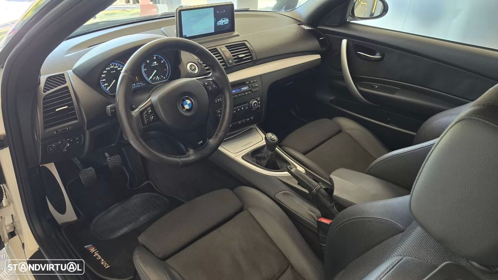 BMW 118 d Limited Edition Lifestyle c/ M Sport Pack - 44