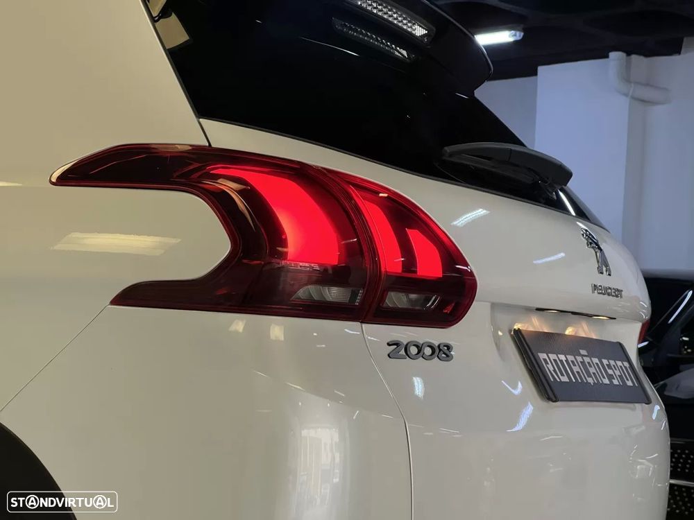 Peugeot 2008 1.2 PureTech GT Line - 34