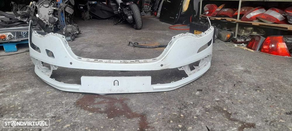 Parachoques frontal renault megane 4 de 2017 - 1