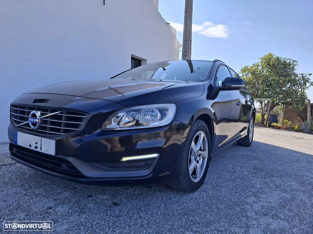 Volvo V60 2.0 D4 Kinetic Eco - 2