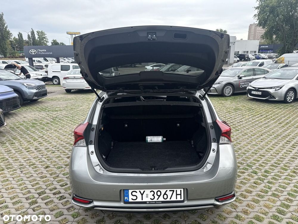 Toyota Auris - 12