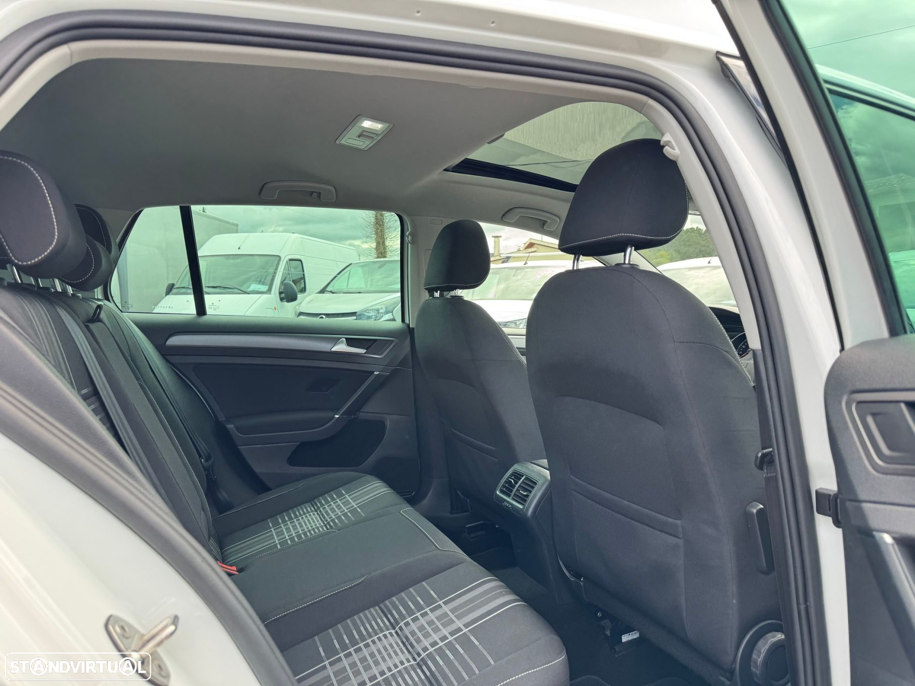 VW Golf 1.2 TSi BlueMotion Lounge - 34
