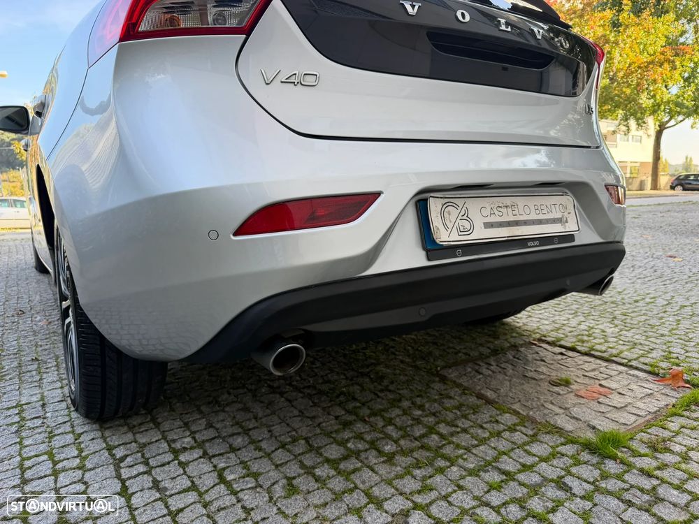 Volvo V40 2.0 D3 Momentum Geartronic - 29