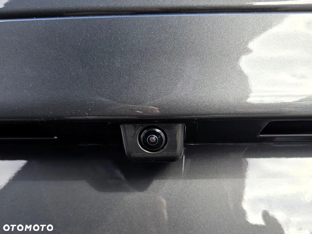 Peugeot Traveller 2.2 BlueHDi Long Business EAT8 - 11