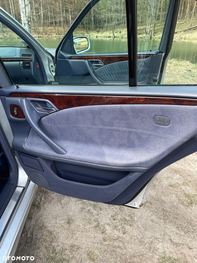 Mercedes-Benz Klasa E - 16