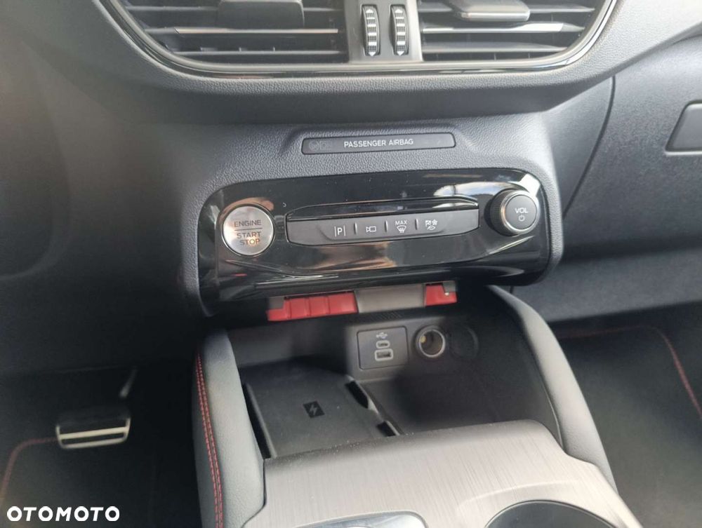 Ford Kuga - 13