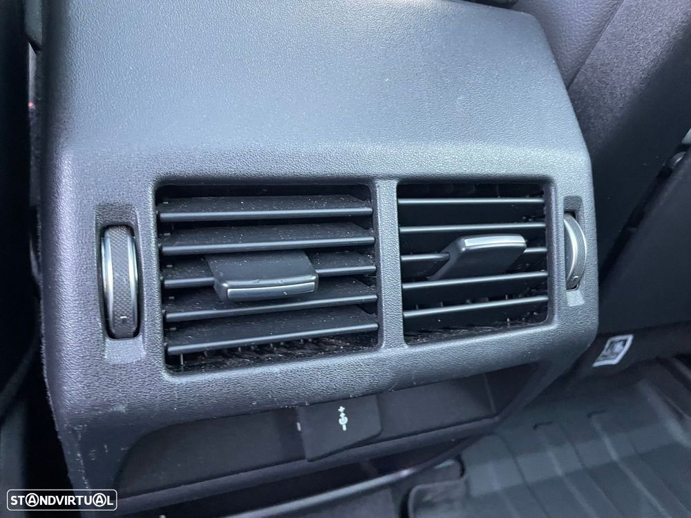 Land Rover Discovery Sport 1.5 I3 P300e AWD HSE - 36