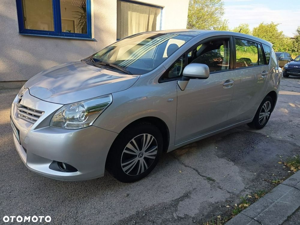 Toyota Verso - 2