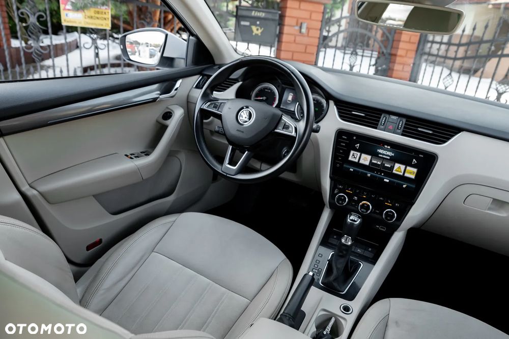 Skoda Octavia 2.0 TSI DSG 4x4 Sportline - 28