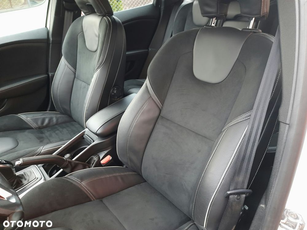 Volvo V40 D2 Geartronic RDesign - 25