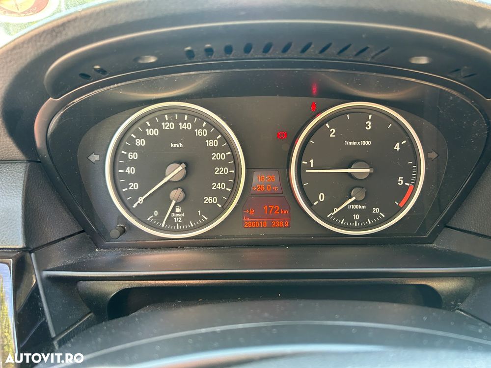 BMW Seria 5 520d - 12