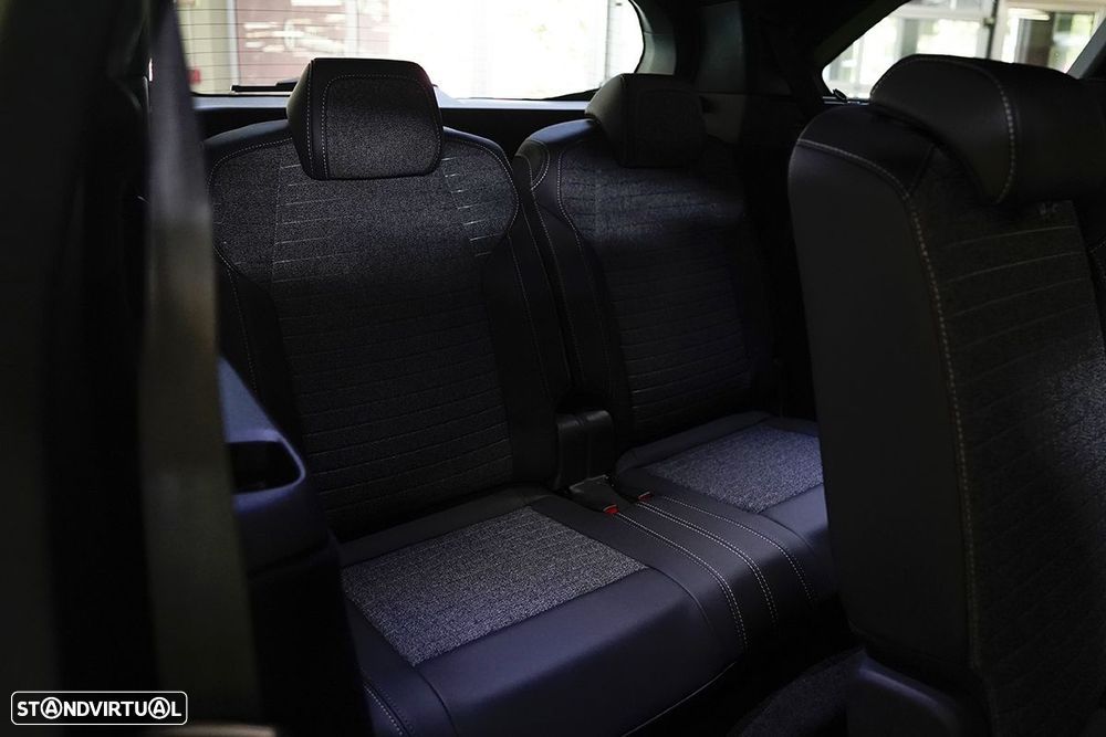 Peugeot 5008 1.2 Hybrid Allure Pack e-DCS6 - 19