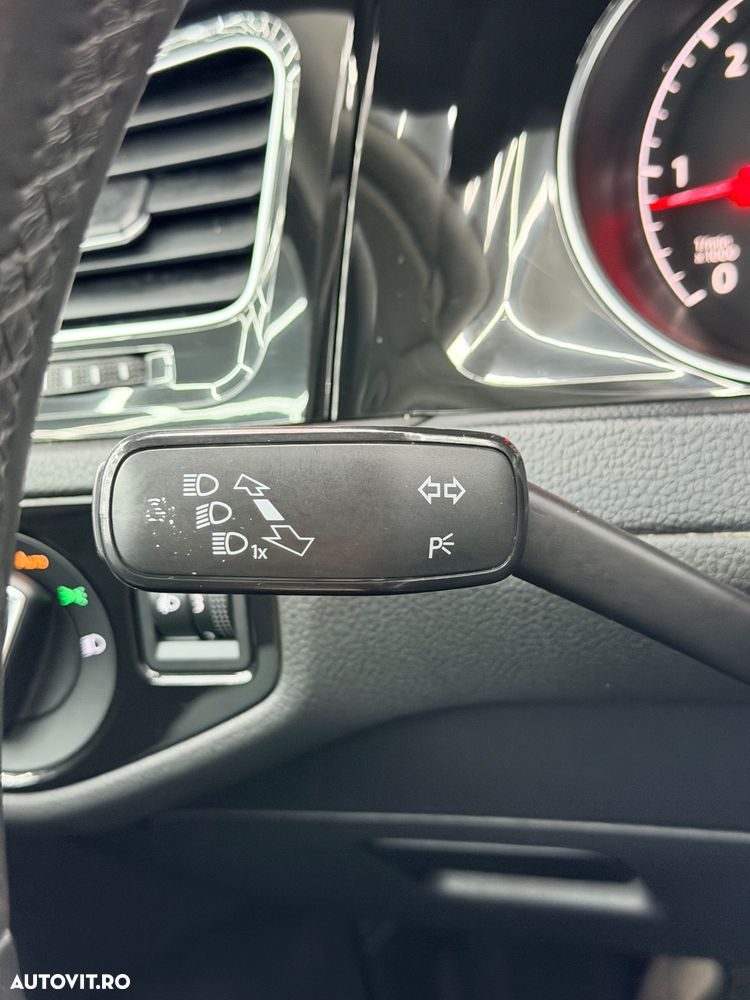 Volkswagen Golf 1.6 TDI BlueMotion Technology Trendline - 32