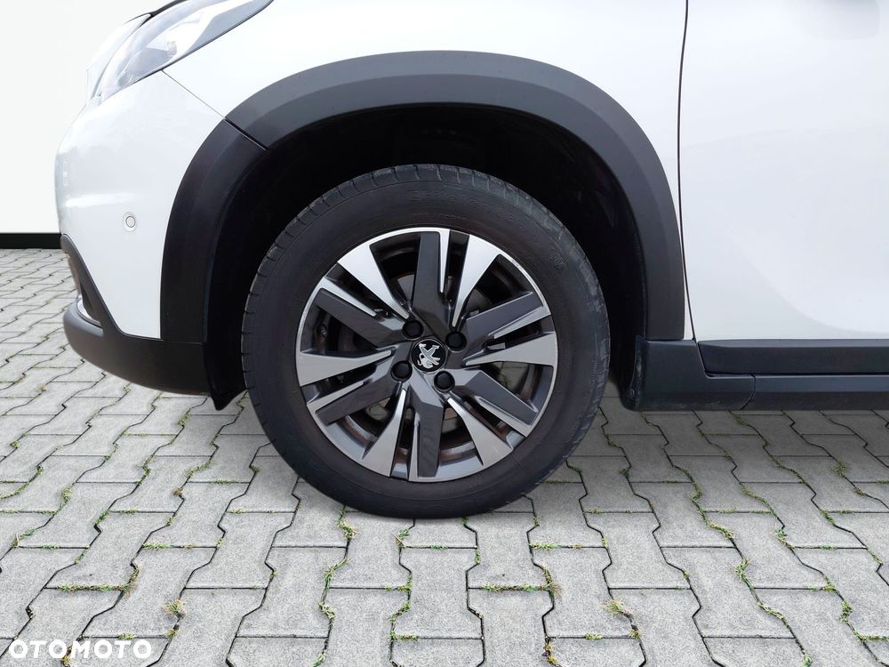 Peugeot 2008 1.2 Pure Tech GPF Allure S&S EAT6 - 27
