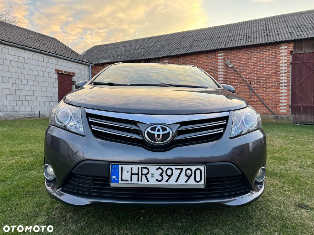 Toyota Avensis 2.0 D-4D - 14