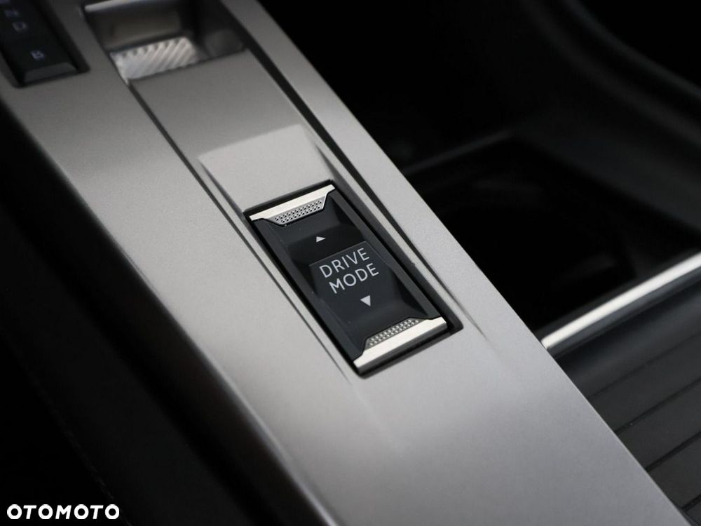 Peugeot 408 1.6 Plug-In Hybrid 180 Allure EAT8 - 33