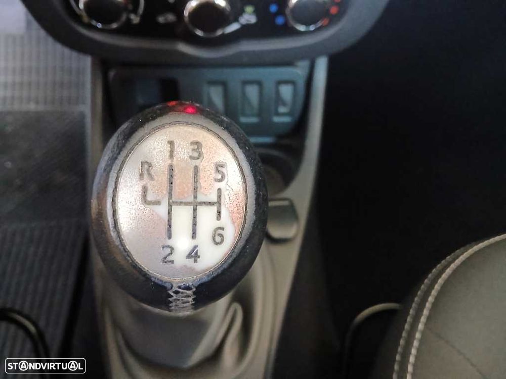 Dacia Duster 1.5 dCi Prestige - 28