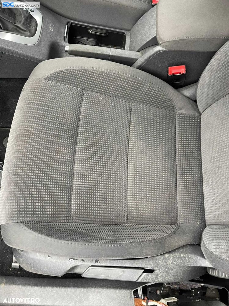 Scaun Textil Fara Incalzire Stanga Fata Sofer Volkswagen Golf 5 2004 - 2008 - 2