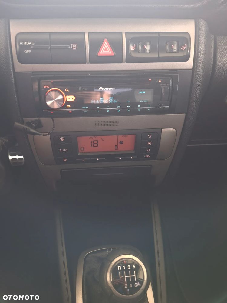 Seat Leon 1.8 T Top Sport - 23