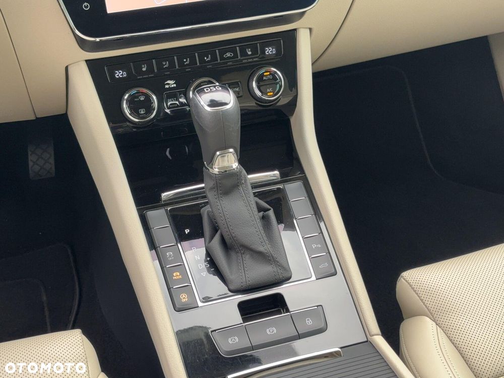 Skoda Superb 2.0 TDI L&K DSG - 17