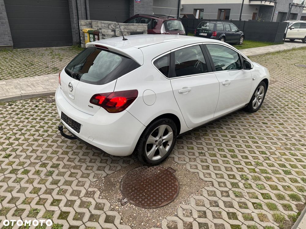 Opel Astra 2.0 CDTI Cosmo - 26