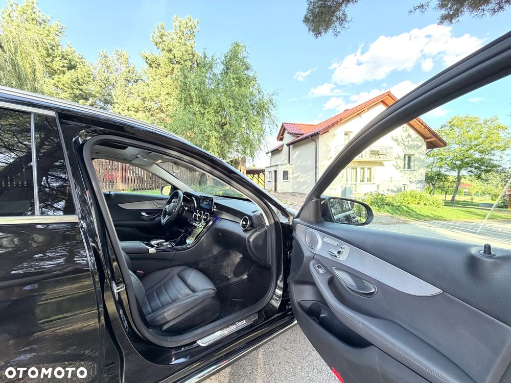 Mercedes-Benz Klasa C 300 d 4MATIC 9G-TRONIC - 26