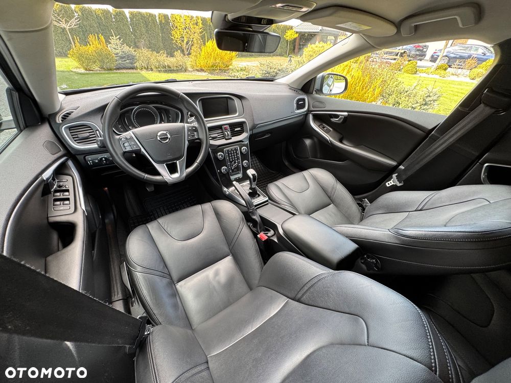 Volvo V40 D2 Summum - 14