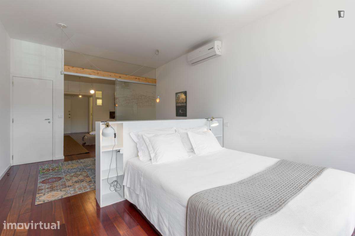 Apartamento com 1 quartos - localizado em São Nicolau Porto - Grande imagem: 3/14