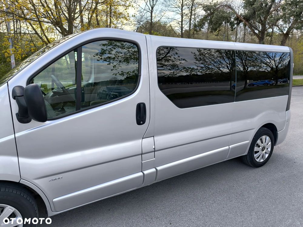 Opel Vivaro L2H1 2.9t - 18