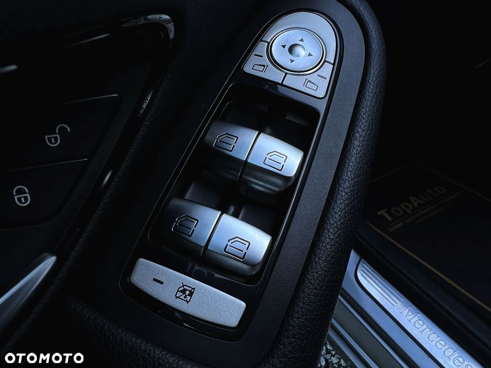 Mercedes-Benz Klasa C 200 (BlueTEC) d T 7G-TRONIC - 32