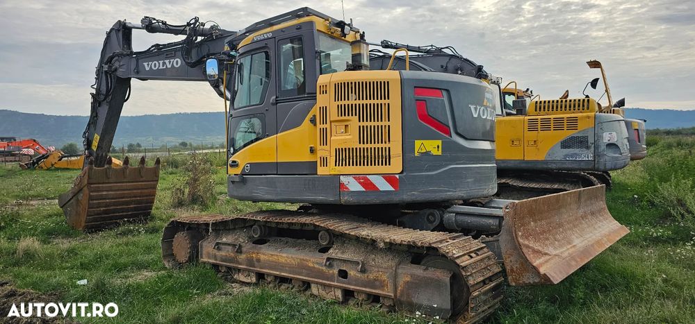 Volvo ECR 235 DL Excavator pe senile - 2