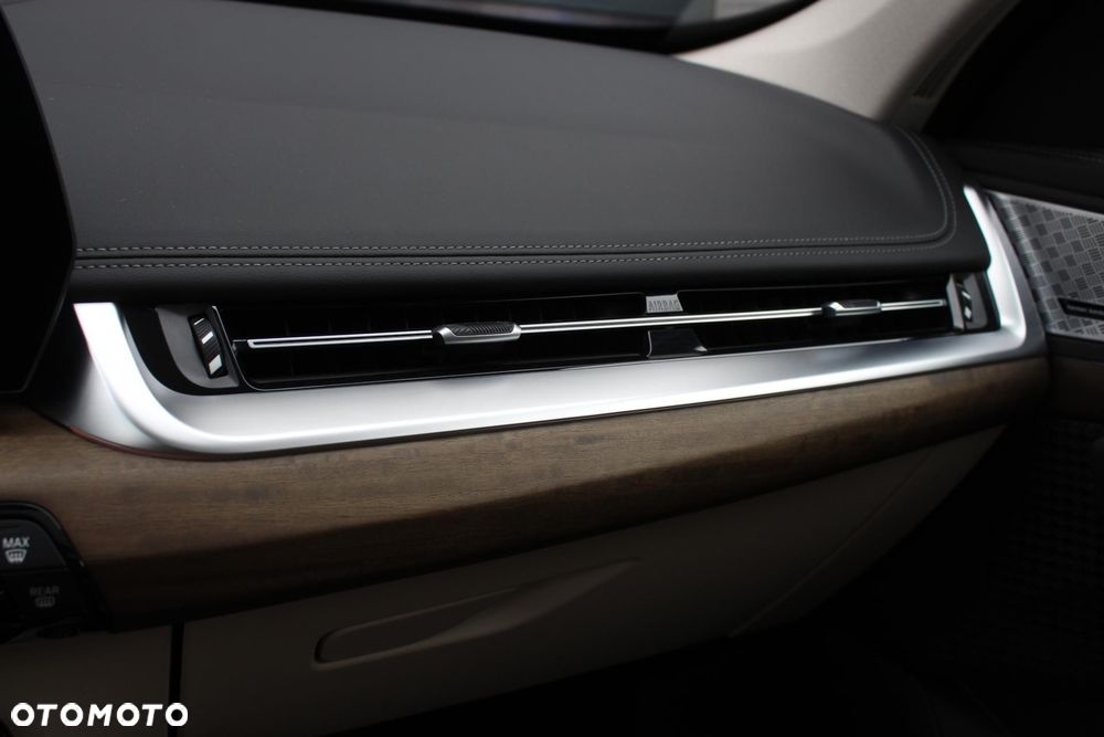 BMW X1 sDrive18i xLine - 14