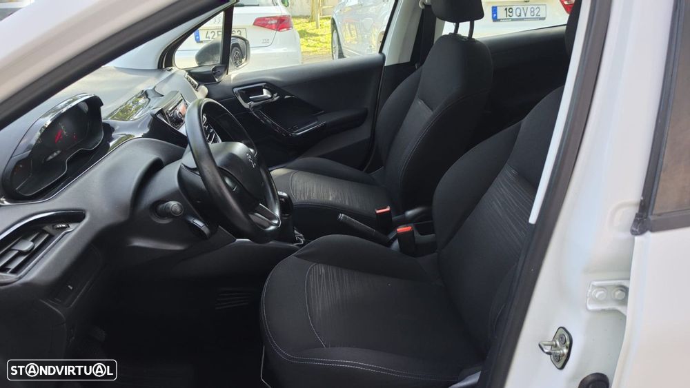 Peugeot 208 1.4 HDi - 8