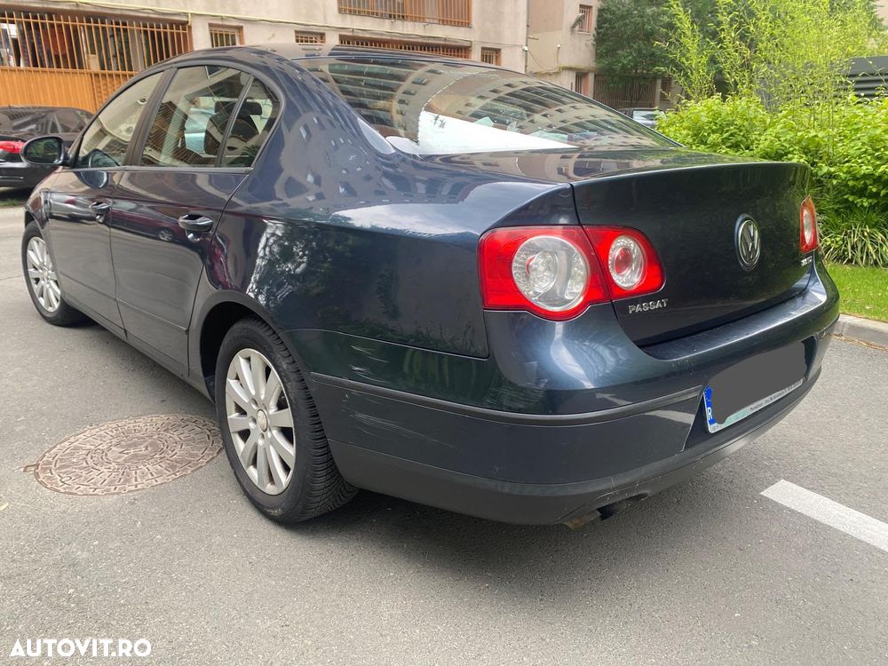 Volkswagen Passat 2.0 TDI Trendline - 4