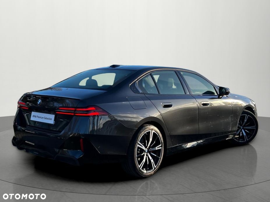 BMW Seria 5 520d mHEV M Sport - 3