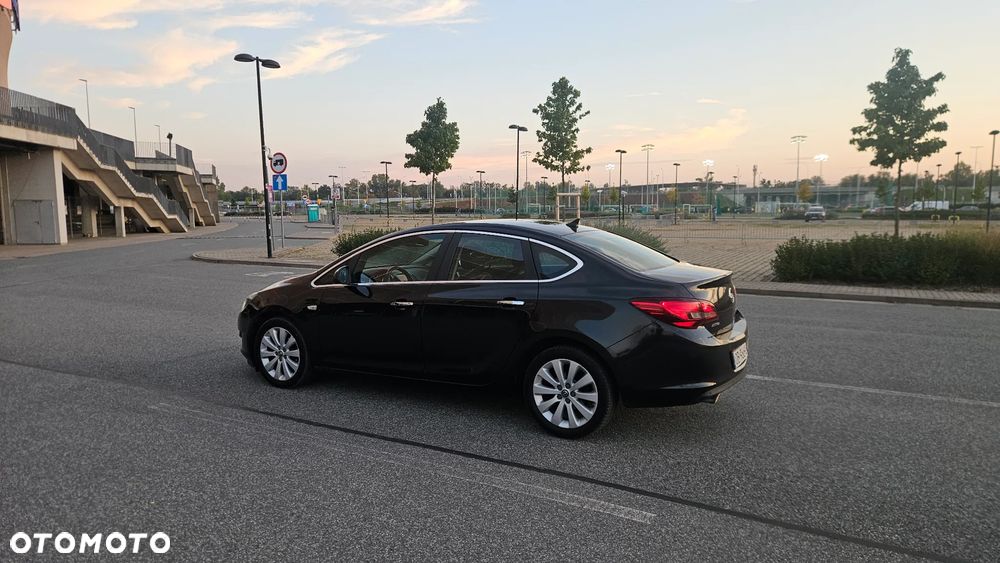 Opel Astra 1.4 Turbo Selection - 10