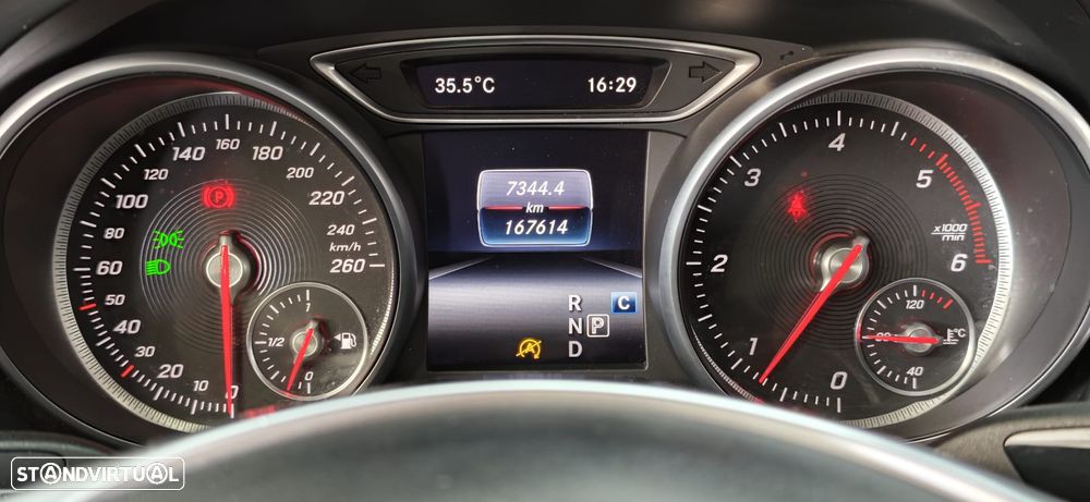 Mercedes-Benz CLA 220 d 4Matic 7G-DCT AMG Line - 38